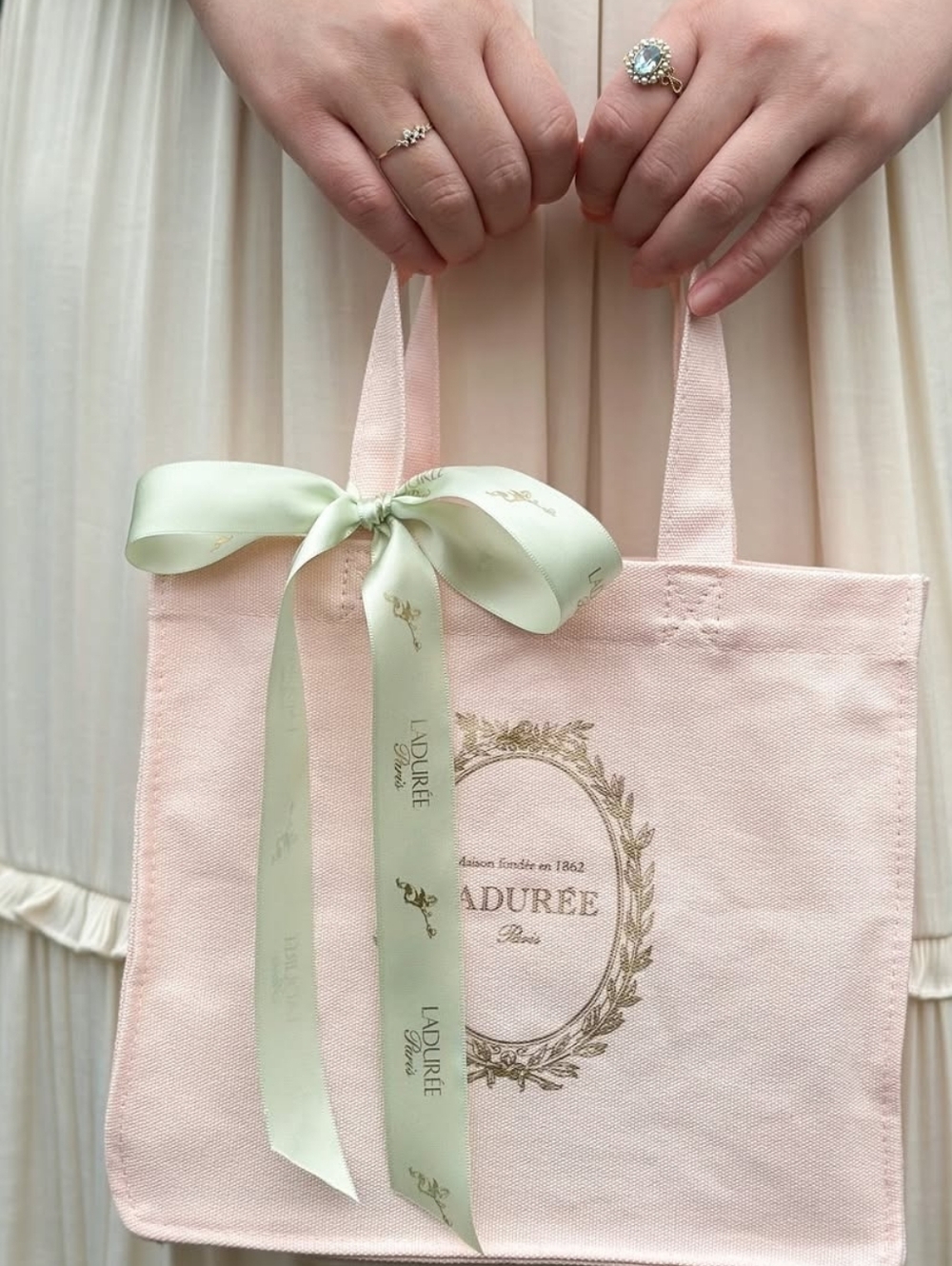NWT Laduree CANVAS PINK TOTE BAG Gold Logo PARIS Limited Edition